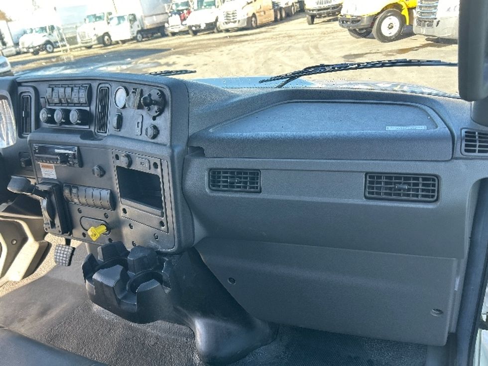 Medium Duty Box Truck-Light and Medium Duty Trucks-International-2021-MV607-West Sacramento-CA-267,675\n\t\tmiles-$ 39,250 - Image 21