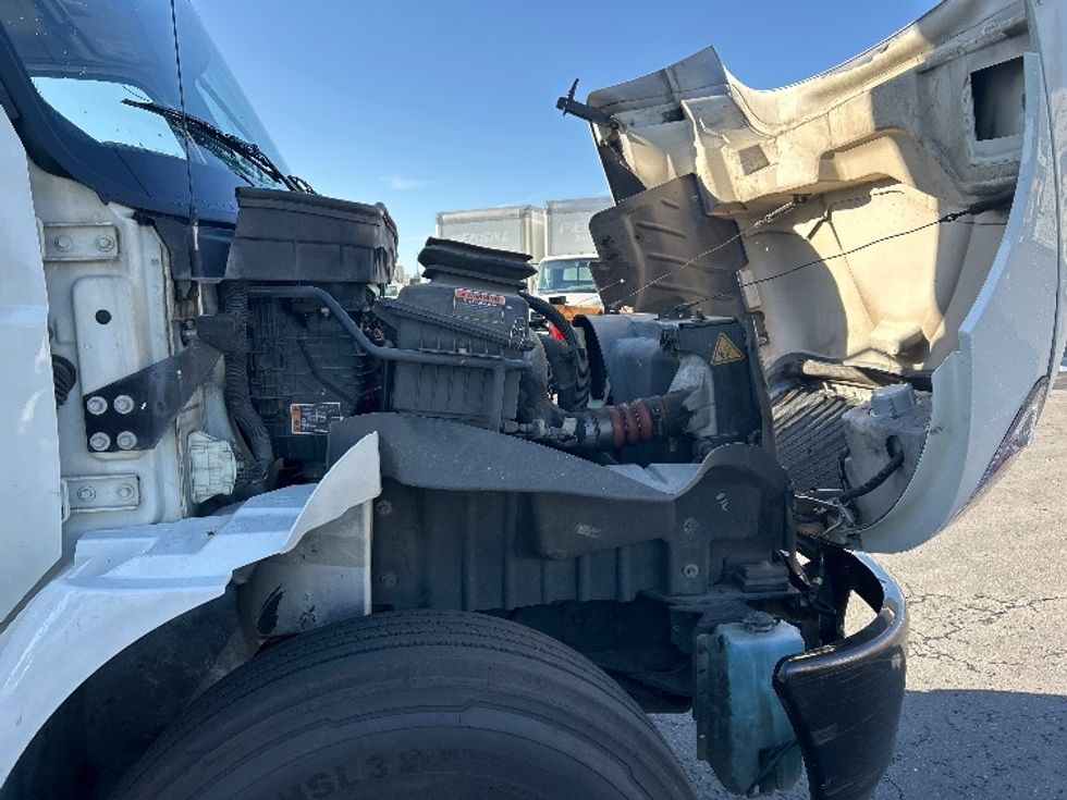 Medium Duty Box Truck-Light and Medium Duty Trucks-International-2021-MV607-West Sacramento-CA-267,675\n\t\tmiles-$ 39,250 - Image 23