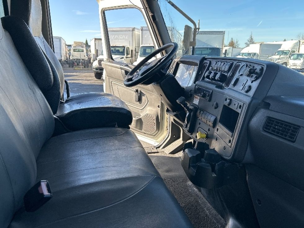 Medium Duty Box Truck-Light and Medium Duty Trucks-International-2021-MV607-West Sacramento-CA-267,675\n\t\tmiles-$ 39,250 - Image 22