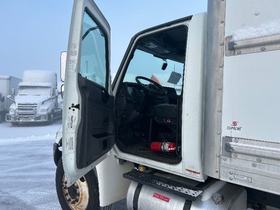 Medium Duty Box Truck-Light and Medium Duty Trucks-International-2021-MV607-West Sacramento-CA-290,128\n\t\tmiles-$ 34,250 - Image 15
