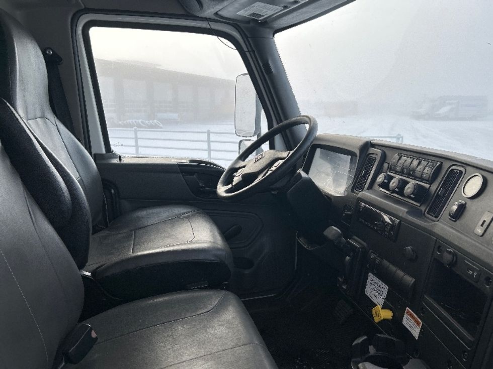 Medium Duty Box Truck-Light and Medium Duty Trucks-International-2021-MV607-West Sacramento-CA-290,128\n\t\tmiles-$ 34,250 - Image 20