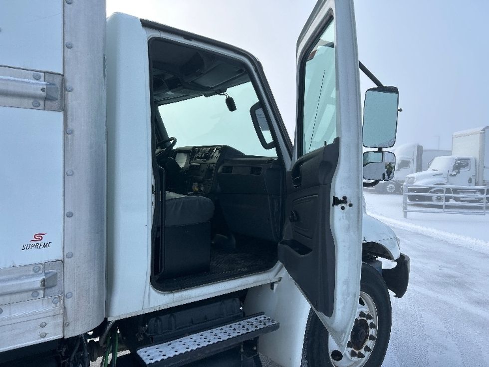 Medium Duty Box Truck-Light and Medium Duty Trucks-International-2021-MV607-West Sacramento-CA-290,128\n\t\tmiles-$ 34,250 - Image 18