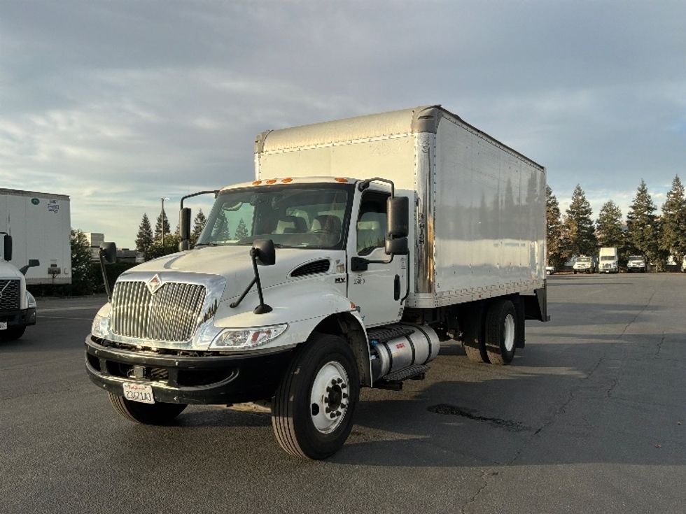 Medium Duty Box Truck-Light and Medium Duty Trucks-International-2021-MV607-West Sacramento-CA-76,021\n\t\tmiles-$ 49,000 - Image 3