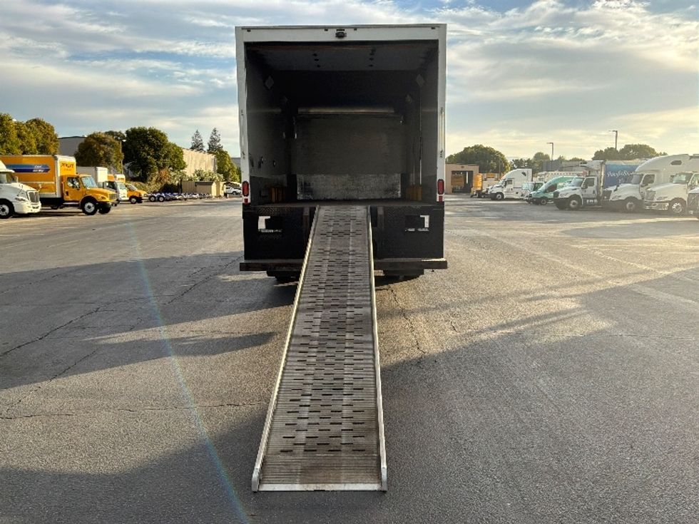 Medium Duty Box Truck-Light and Medium Duty Trucks-International-2021-MV607-West Sacramento-CA-76,021\n\t\tmiles-$ 49,000 - Image 9