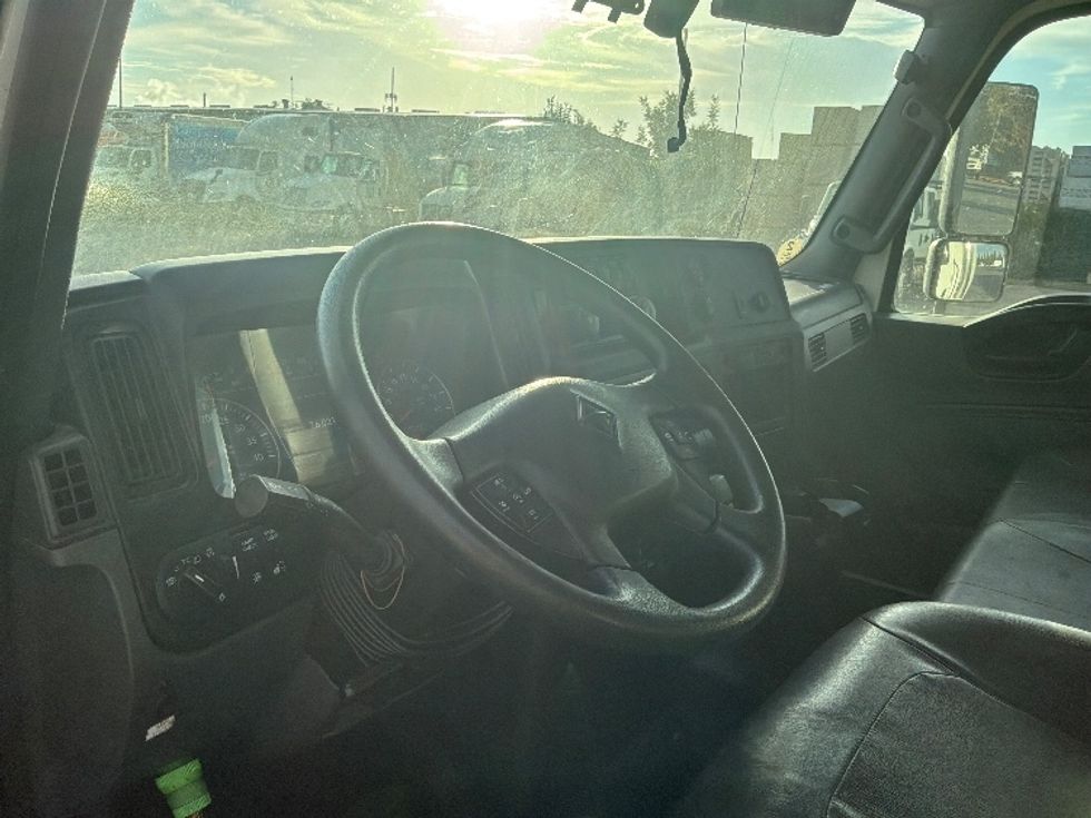 Medium Duty Box Truck-Light and Medium Duty Trucks-International-2021-MV607-West Sacramento-CA-76,021\n\t\tmiles-$ 49,000 - Image 17