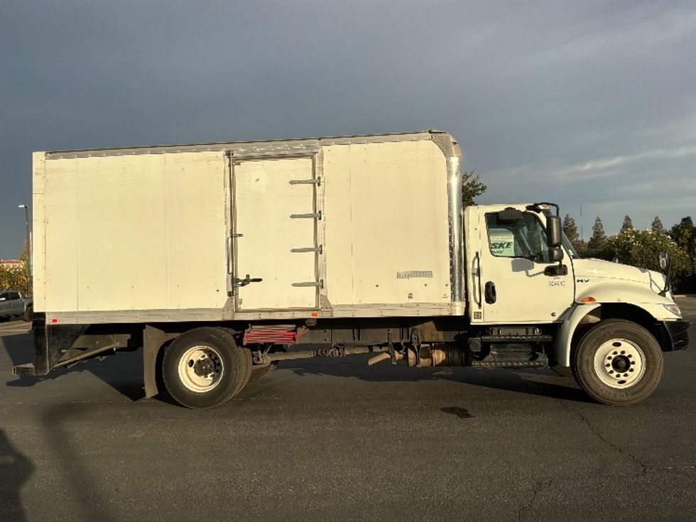Medium Duty Box Truck-Light and Medium Duty Trucks-International-2021-MV607-West Sacramento-CA-76,021\n\t\tmiles-$ 49,000 - Image 15