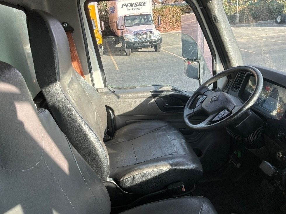 Medium Duty Box Truck-Light and Medium Duty Trucks-International-2021-MV607-West Sacramento-CA-76,021\n\t\tmiles-$ 49,000 - Image 22