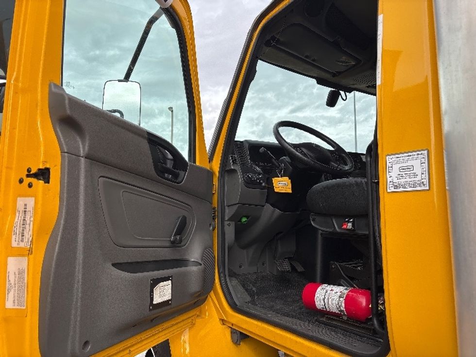 Medium Duty Box Truck-Light and Medium Duty Trucks-International-2021-MV607-West Valley City-UT-223,489\n\t\tmiles-$ 37,500 - Image 15