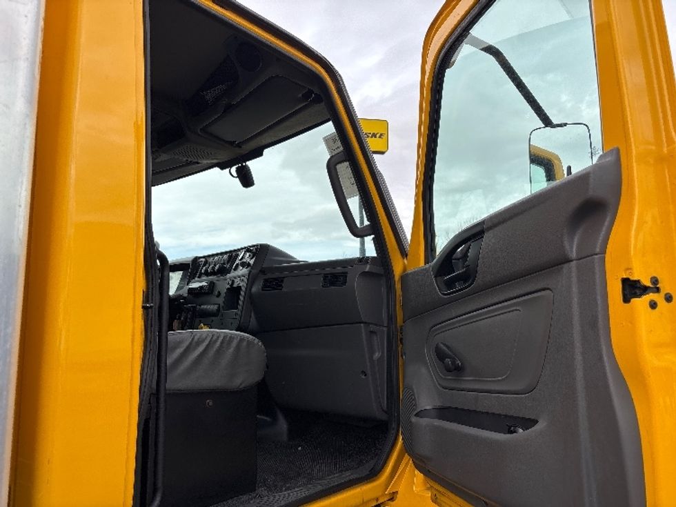 Medium Duty Box Truck-Light and Medium Duty Trucks-International-2021-MV607-West Valley City-UT-223,489\n\t\tmiles-$ 37,500 - Image 19