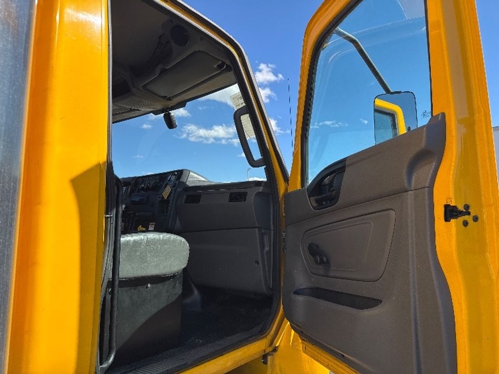 Medium Duty Box Truck-Light and Medium Duty Trucks-International-2021-MV607-West Valley City-UT-253,972\n\t\tmiles-$ 32,750 - Image 19