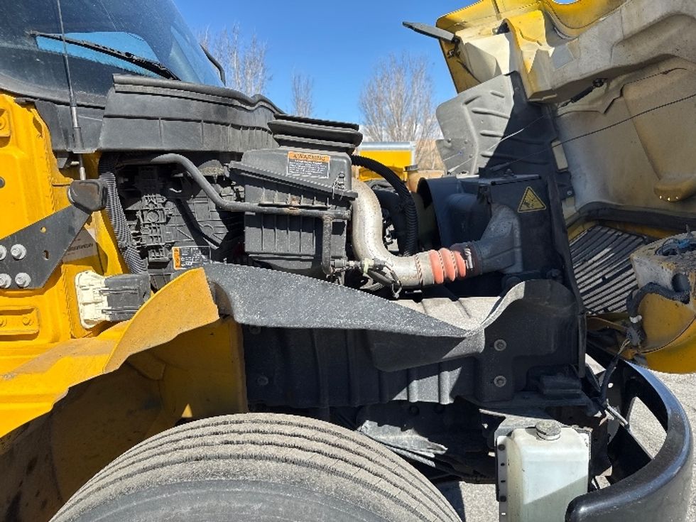 Medium Duty Box Truck-Light and Medium Duty Trucks-International-2021-MV607-West Valley City-UT-253,972\n\t\tmiles-$ 32,750 - Image 22