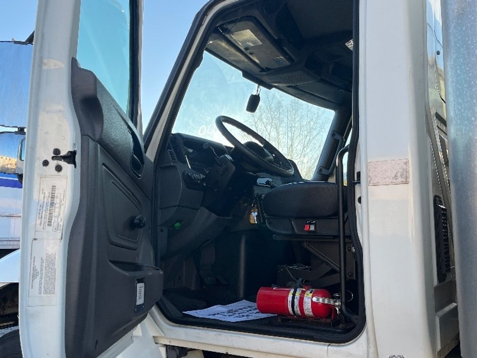 Medium Duty Box Truck-Light and Medium Duty Trucks-International-2021-MV607-Westfield-MA-226,853\n\t\tmiles-$ 47,250 - Image 16