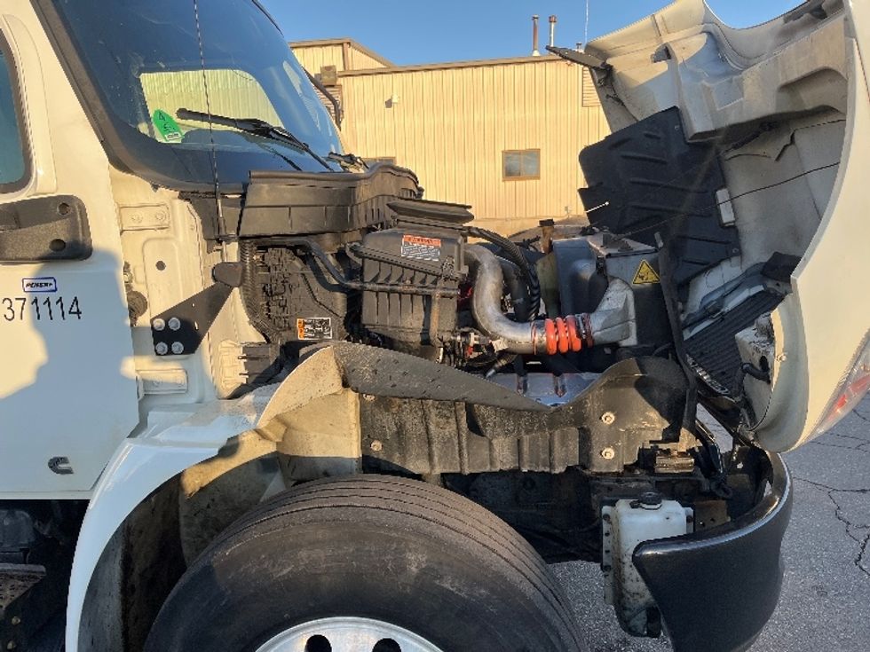 Medium Duty Box Truck-Light and Medium Duty Trucks-International-2021-MV607-Westfield-MA-226,853\n\t\tmiles-$ 47,250 - Image 23