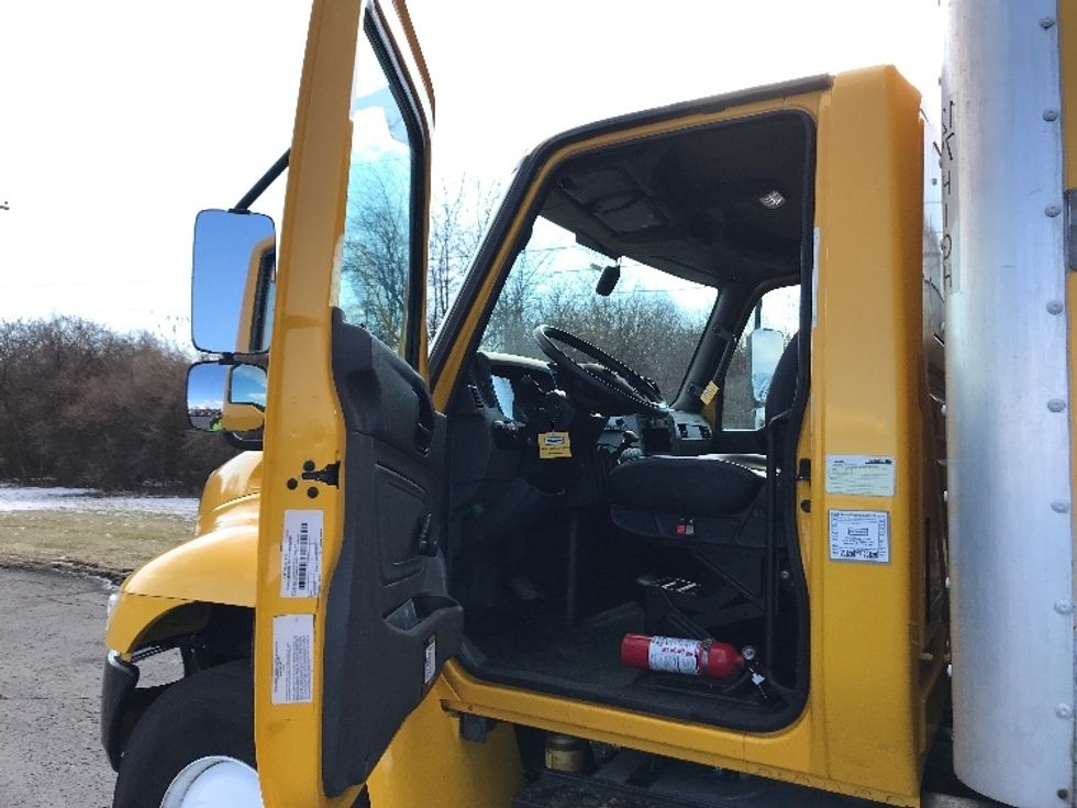 Medium Duty Box Truck-Light and Medium Duty Trucks-International-2021-MV607-White Deer-PA-207,451\n\t\tmiles-$ 38,500 - Image 15