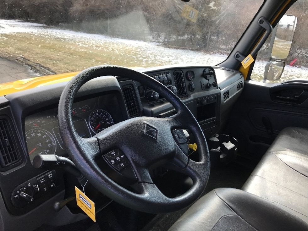 Medium Duty Box Truck-Light and Medium Duty Trucks-International-2021-MV607-White Deer-PA-207,451\n\t\tmiles-$ 38,500 - Image 16