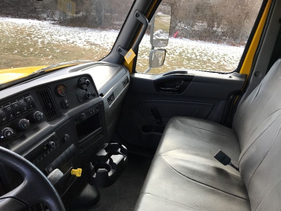 Medium Duty Box Truck-Light and Medium Duty Trucks-International-2021-MV607-White Deer-PA-207,451\n\t\tmiles-$ 38,500 - Image 18