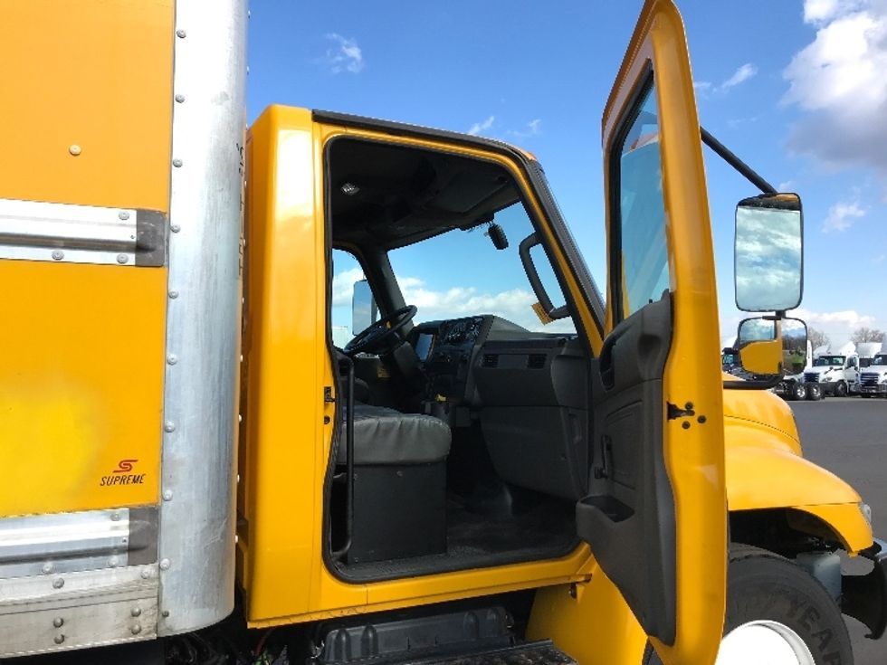 Medium Duty Box Truck-Light and Medium Duty Trucks-International-2021-MV607-White Deer-PA-207,451\n\t\tmiles-$ 38,500 - Image 19