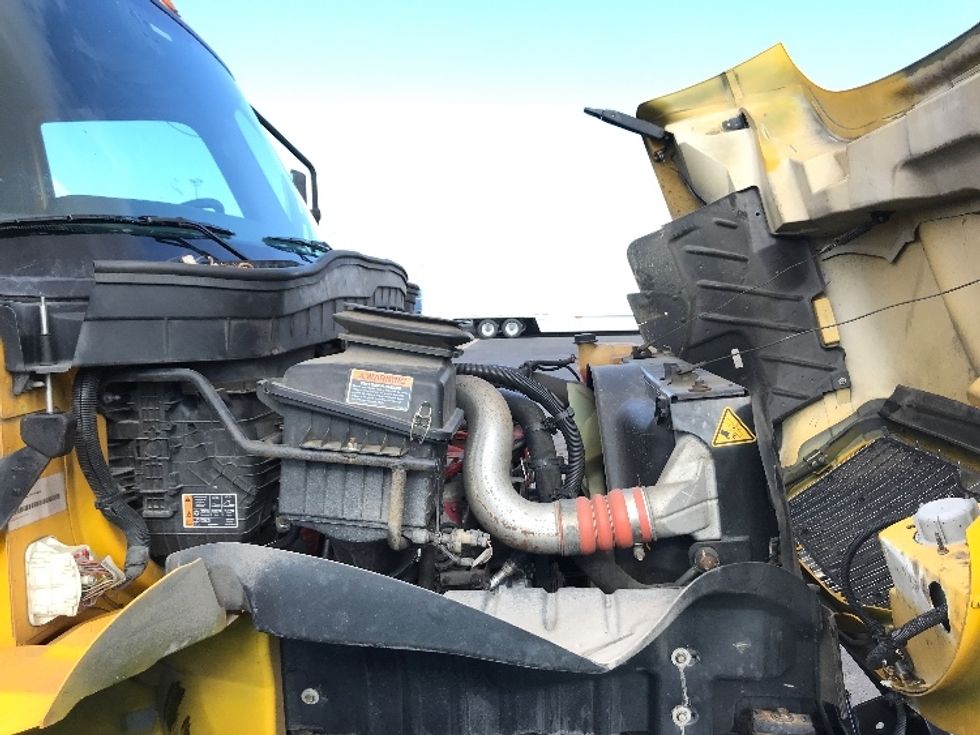 Medium Duty Box Truck-Light and Medium Duty Trucks-International-2021-MV607-White Deer-PA-207,451\n\t\tmiles-$ 38,500 - Image 22