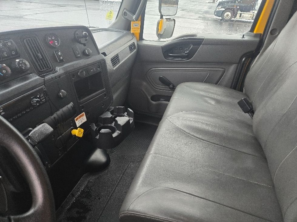 Medium Duty Box Truck-Light and Medium Duty Trucks-International-2021-MV607-White Deer-PA-226,197\n\t\tmiles-$ 36,750 - Image 18