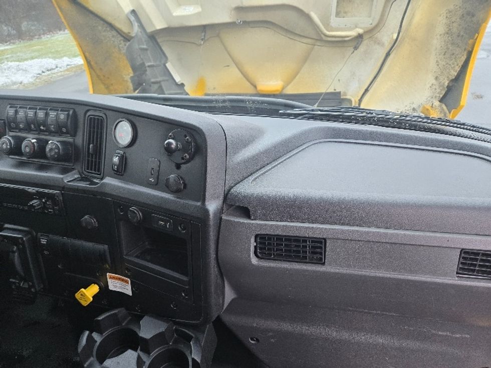 Medium Duty Box Truck-Light and Medium Duty Trucks-International-2021-MV607-White Deer-PA-226,197\n\t\tmiles-$ 36,750 - Image 20