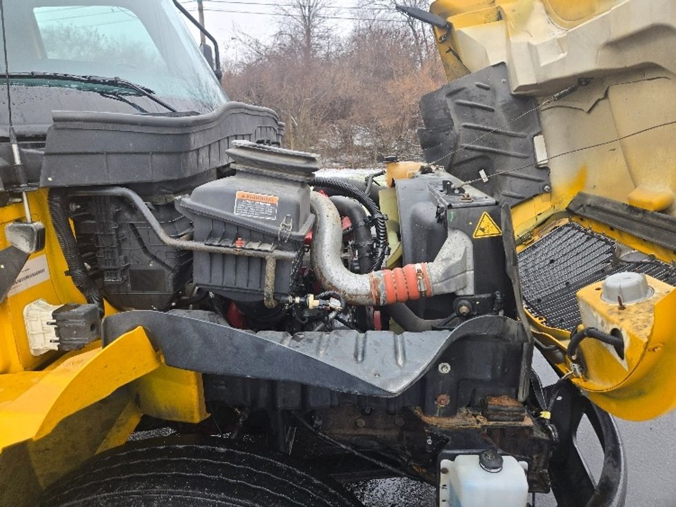 Medium Duty Box Truck-Light and Medium Duty Trucks-International-2021-MV607-White Deer-PA-226,197\n\t\tmiles-$ 36,750 - Image 22