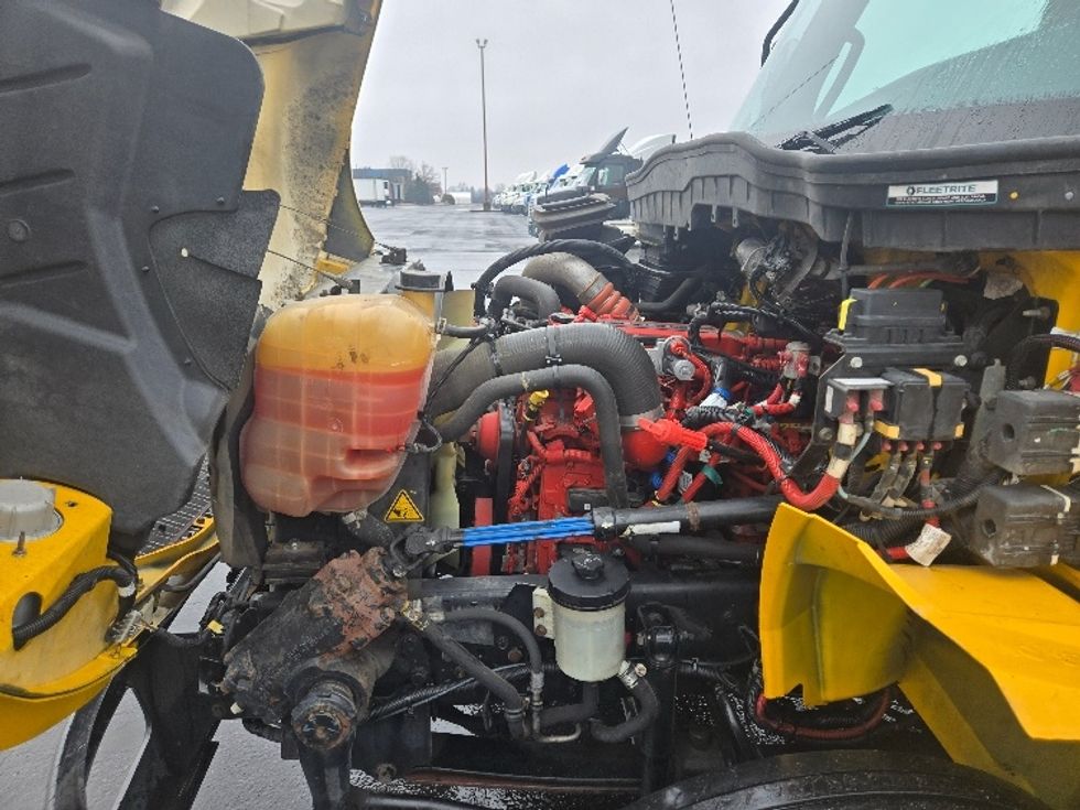 Medium Duty Box Truck-Light and Medium Duty Trucks-International-2021-MV607-White Deer-PA-226,197\n\t\tmiles-$ 36,750 - Image 23