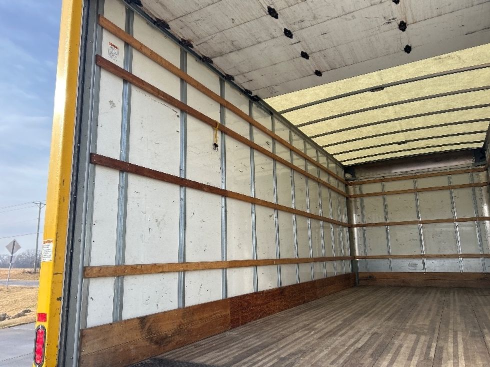 Medium Duty Box Truck-Light and Medium Duty Trucks-International-2021-MV607-Wichita-KS-169,759\n\t\tmiles-$ 40,500 - Image 10
