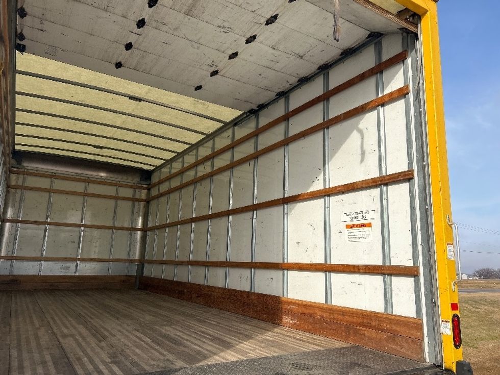 Medium Duty Box Truck-Light and Medium Duty Trucks-International-2021-MV607-Wichita-KS-169,759\n\t\tmiles-$ 40,500 - Image 11