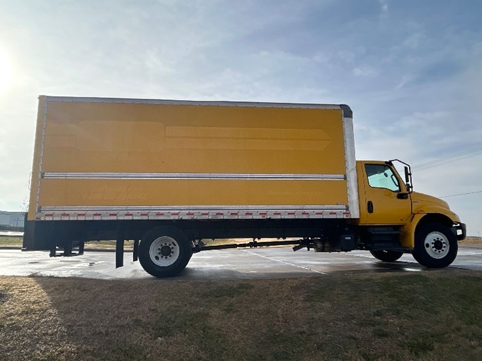 Medium Duty Box Truck-Light and Medium Duty Trucks-International-2021-MV607-Wichita-KS-169,759\n\t\tmiles-$ 40,500 - Image 14