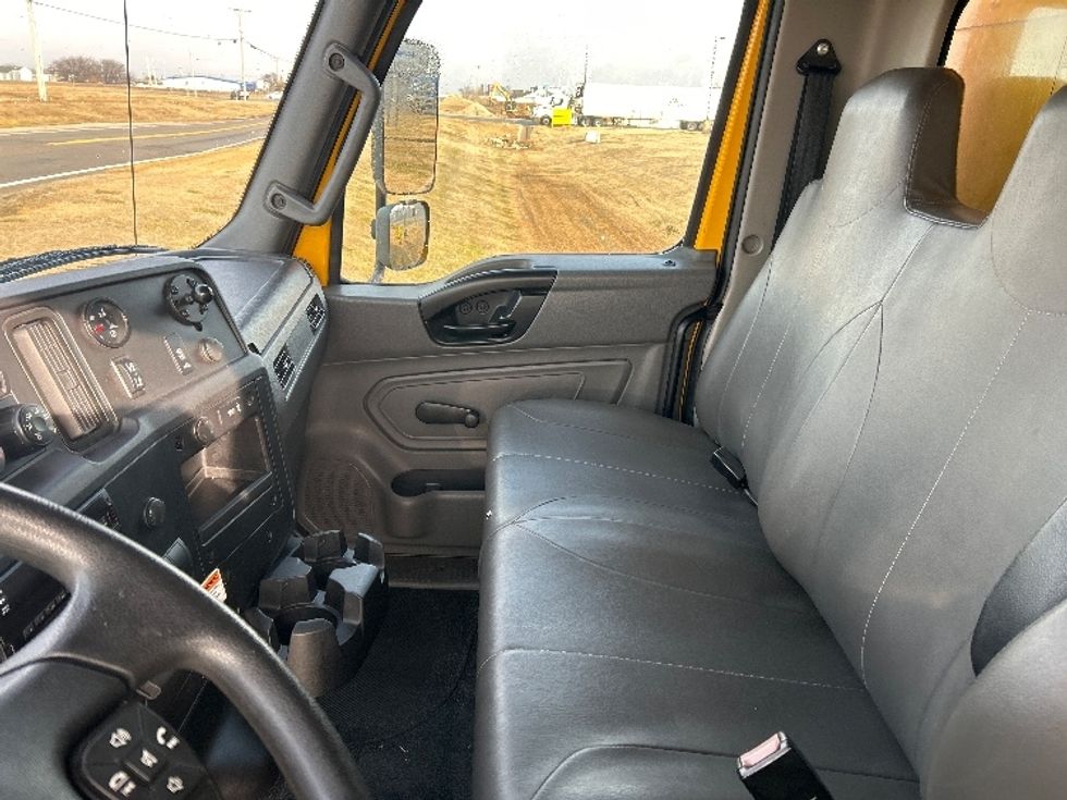 Medium Duty Box Truck-Light and Medium Duty Trucks-International-2021-MV607-Wichita-KS-169,759\n\t\tmiles-$ 40,500 - Image 18
