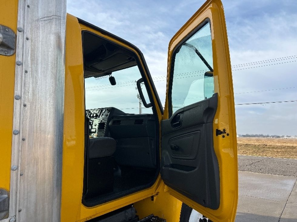 Medium Duty Box Truck-Light and Medium Duty Trucks-International-2021-MV607-Wichita-KS-169,759\n\t\tmiles-$ 40,500 - Image 19