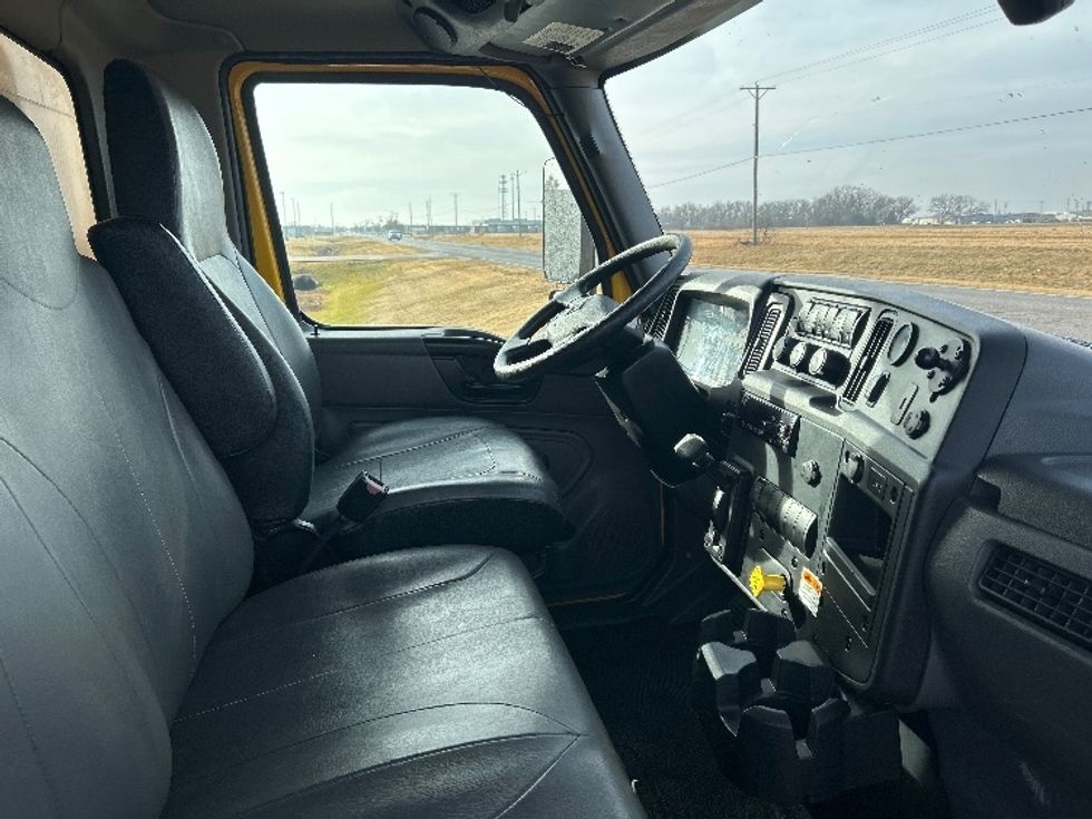 Medium Duty Box Truck-Light and Medium Duty Trucks-International-2021-MV607-Wichita-KS-169,759\n\t\tmiles-$ 40,500 - Image 21
