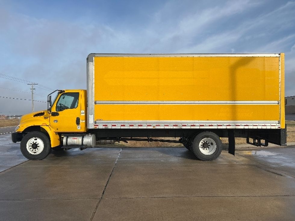 Medium Duty Box Truck-Light and Medium Duty Trucks-International-2021-MV607-Wichita-KS-169,759\n\t\tmiles-$ 40,500 - Image 4