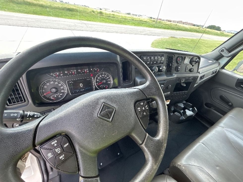 Medium Duty Box Truck-Light and Medium Duty Trucks-International-2021-MV607-Wichita-KS-197,442\n\t\tmiles-$ 52,500 - Image 17
