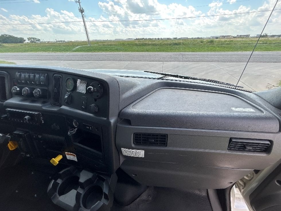 Medium Duty Box Truck-Light and Medium Duty Trucks-International-2021-MV607-Wichita-KS-197,442\n\t\tmiles-$ 52,500 - Image 21