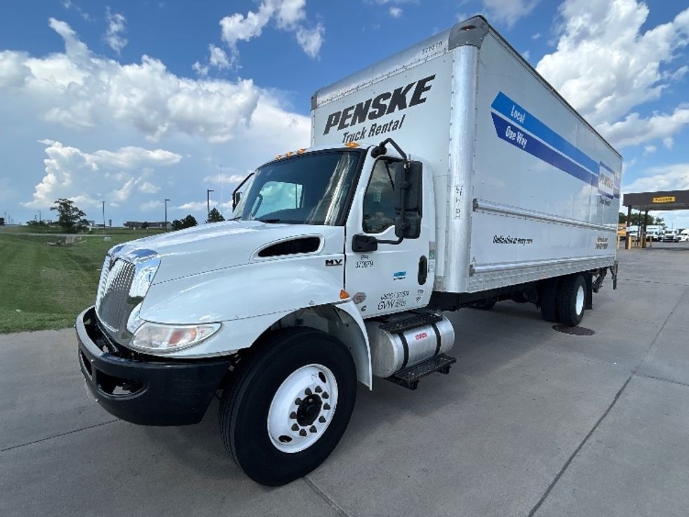 Medium Duty Box Truck-Light and Medium Duty Trucks-International-2021-MV607-Wichita-KS-197,442\n\t\tmiles-$ 52,500 - Image 3
