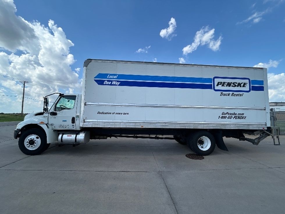 Medium Duty Box Truck-Light and Medium Duty Trucks-International-2021-MV607-Wichita-KS-197,442\n\t\tmiles-$ 52,500 - Image 4