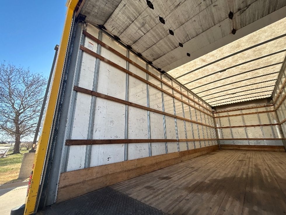 Medium Duty Box Truck-Light and Medium Duty Trucks-International-2021-MV607-Wichita-KS-211,982\n\t\tmiles-$ 40,500 - Image 11