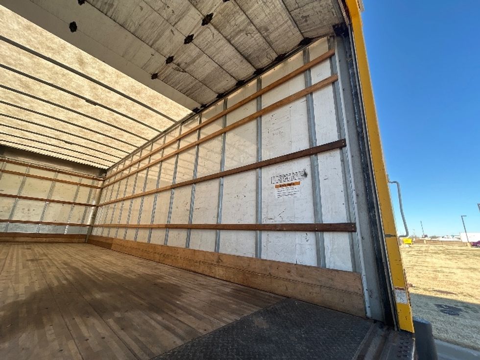 Medium Duty Box Truck-Light and Medium Duty Trucks-International-2021-MV607-Wichita-KS-211,982\n\t\tmiles-$ 40,500 - Image 12