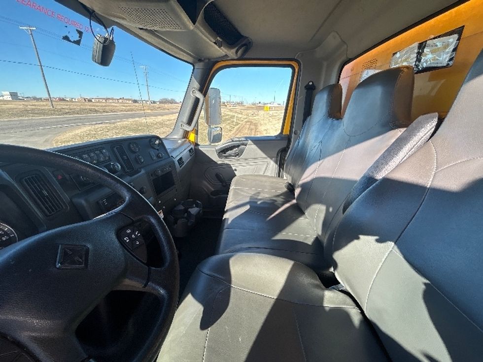 Medium Duty Box Truck-Light and Medium Duty Trucks-International-2021-MV607-Wichita-KS-211,982\n\t\tmiles-$ 40,500 - Image 19