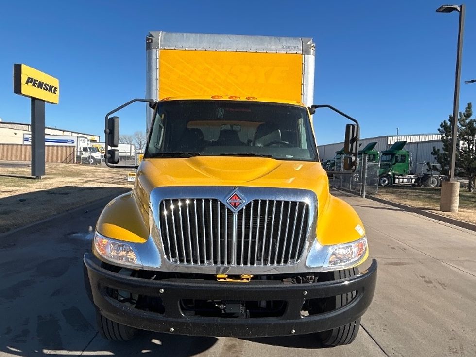 Medium Duty Box Truck-Light and Medium Duty Trucks-International-2021-MV607-Wichita-KS-211,982\n\t\tmiles-$ 40,500 - Image 2