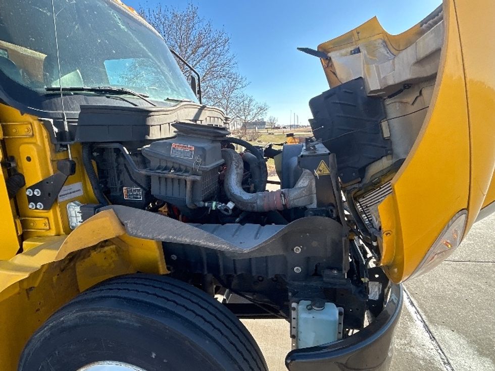 Medium Duty Box Truck-Light and Medium Duty Trucks-International-2021-MV607-Wichita-KS-211,982\n\t\tmiles-$ 40,500 - Image 23