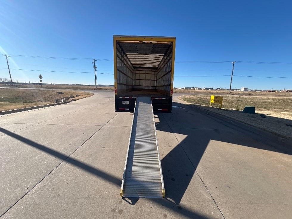 Medium Duty Box Truck-Light and Medium Duty Trucks-International-2021-MV607-Wichita-KS-211,982\n\t\tmiles-$ 40,500 - Image 9