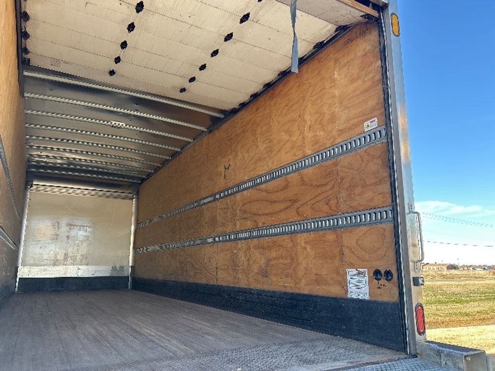 Medium Duty Box Truck-Light and Medium Duty Trucks-International-2021-MV607-Wichita-KS-221,203\n\t\tmiles-$ 46,500 - Image 12