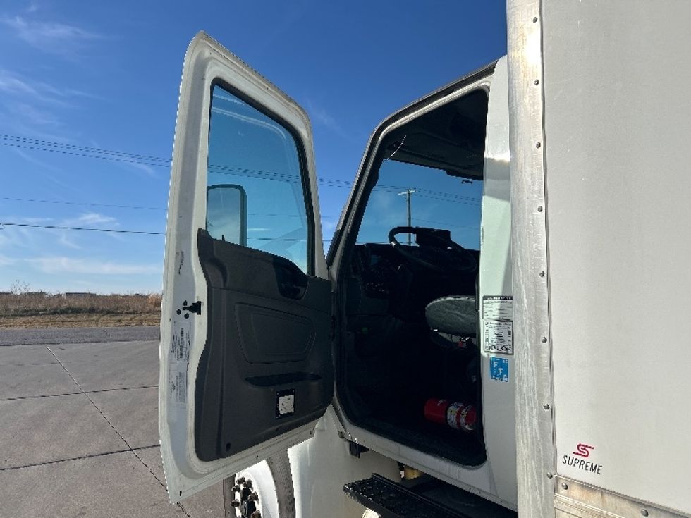 Medium Duty Box Truck-Light and Medium Duty Trucks-International-2021-MV607-Wichita-KS-221,203\n\t\tmiles-$ 46,500 - Image 16