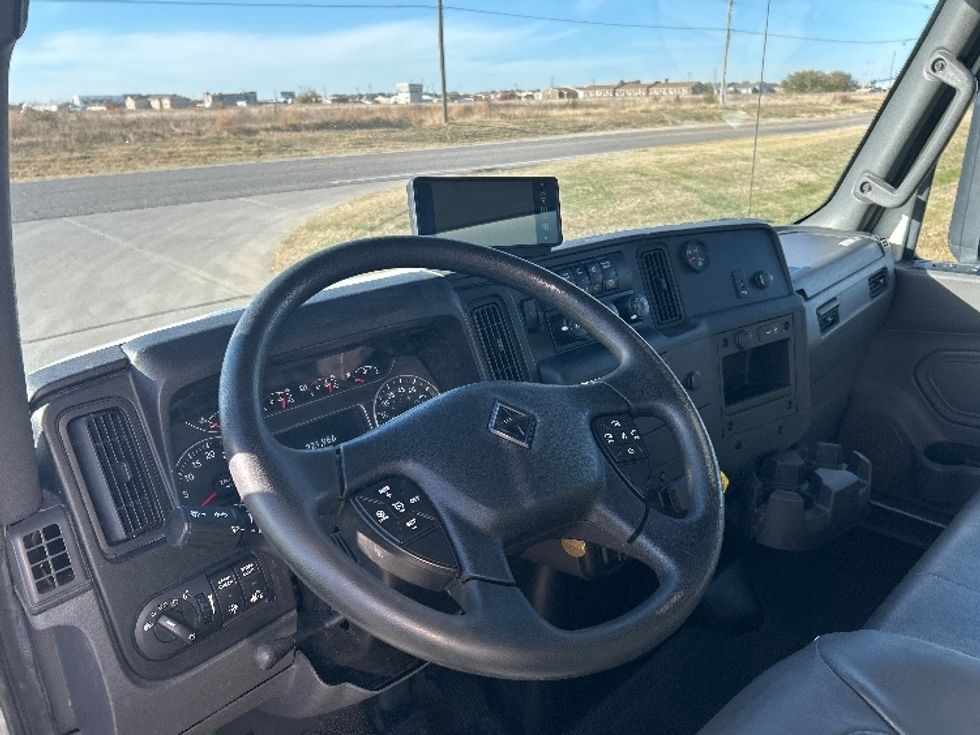 Medium Duty Box Truck-Light and Medium Duty Trucks-International-2021-MV607-Wichita-KS-221,203\n\t\tmiles-$ 46,500 - Image 17