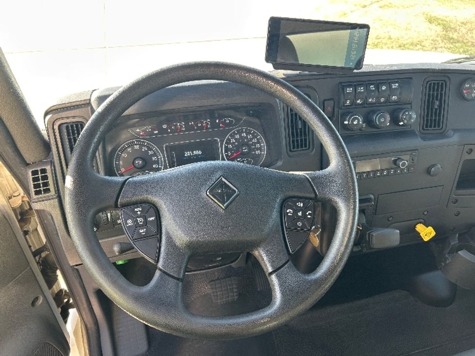 Medium Duty Box Truck-Light and Medium Duty Trucks-International-2021-MV607-Wichita-KS-221,203\n\t\tmiles-$ 46,500 - Image 18
