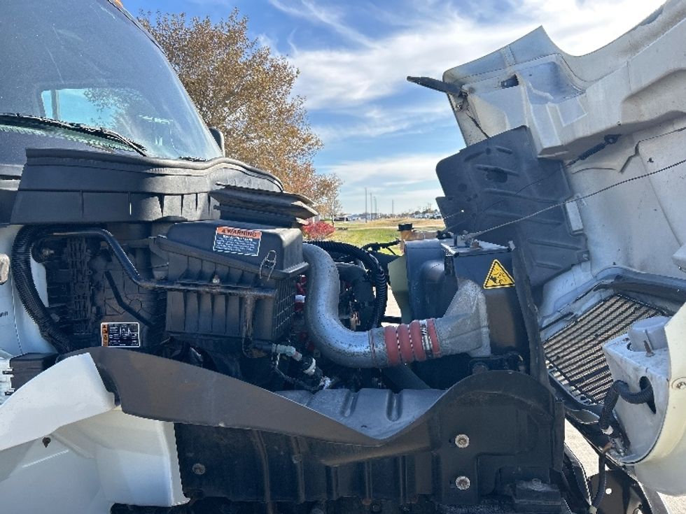 Medium Duty Box Truck-Light and Medium Duty Trucks-International-2021-MV607-Wichita-KS-221,203\n\t\tmiles-$ 46,500 - Image 23