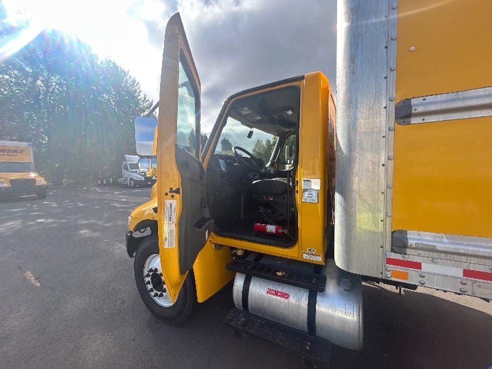 Medium Duty Box Truck-Light and Medium Duty Trucks-International-2021-MV607-Wilsonville-OR-286,045\n\t\tmiles-$ 28,500 - Image 16