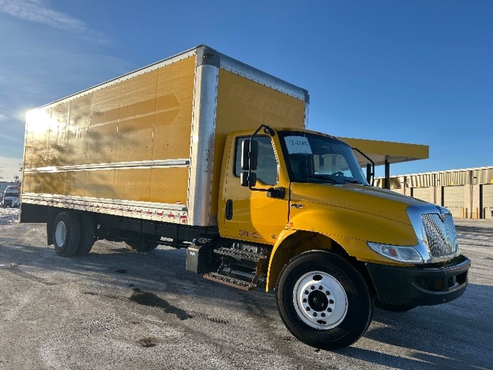 Medium Duty Box Truck-Light and Medium Duty Trucks-International-2021-MV607-Windsor-WI-211,341\n\t\tmiles-$ 39,500 - Image 1